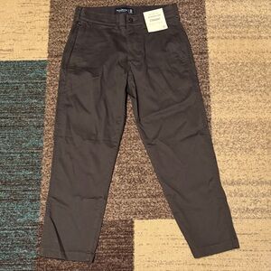 Abercrombie & Fitch Black Men’s Modern Chinos 28/28
Straight leg